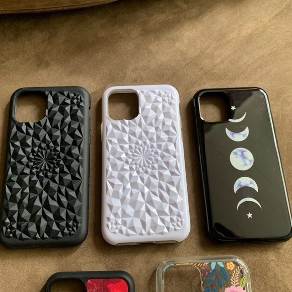 Host Pick 🎈 Bundle 5 Piece iPhone 11 Pro Case Phone Case - Picture 2 of 9